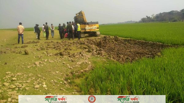 মধ্যনগরে অবৈধভাবে মাটি কাটায় ৫০ হাজার টাকা জরিমানা