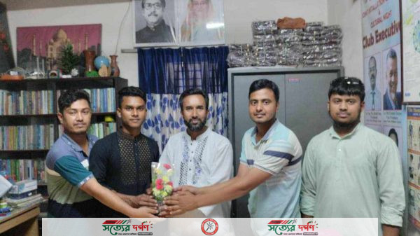 ভেড়ামারা অনলাইন প্রেসক্লাবের সভাপতির সাথে মুক্তিযুদ্ধ মঞ্চ কুষ্টিয়া ও মিরপুর শাখার নেতৃবৃন্দের মতবিনিময়