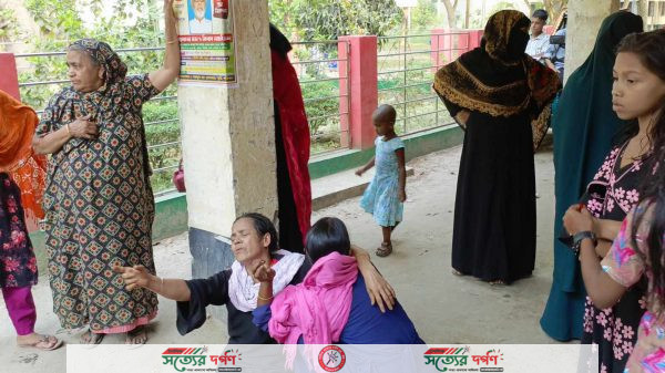নরসিংদীতে ছয়দিনের নবজাতকের চিকিৎসা করাতে গিয়ে সড়ক দুর্ঘটনায় মা'র মৃত্যু