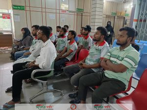 পাবনার বৃহত্তম সংগঠন সাঁথিয়া রক্তদাতা ইউনিটকে সন্মাননা স্মারক প্রদান