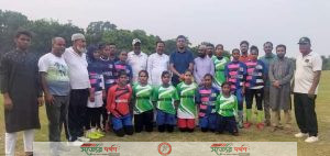ভেড়ামারায় রহিমা আফছার যুব কল্যাণ ও ক্রীড়া সংস্থা কর্তৃক উপজেলা চেয়ারম্যান ও উপজেলা নির্বাহী কর্মকর্তা কে ফুলেল শুভেচছা