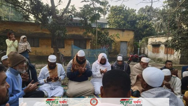 ঝিকরগাছায় বারবার দূর্ঘটনা কবলিত স্থানে দোয়া অনুষ্ঠান