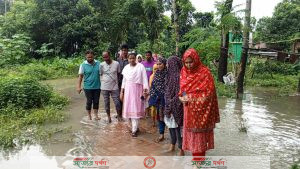 ঝিকরগাছায় টানা ভারীবর্ষণে নিম্ন অঞ্চল প্লাবিত ৫শতাধিক পানিবন্দি পরিবারের মানবেতর জীবন- যাপন,-ইউএনওর পরিদর্শন
