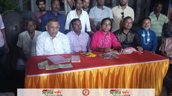 নওগাঁর মহাদেবপুরে পুজামন্ডবের নিরাপত্তা নিশ্চিতে কাজ করছে ছাত্রদল