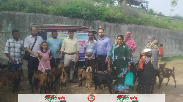 ঝিকরগাছায় প্রচেষ্টা সমাজসংস্থার উদ্যোগে ছাগল বিতরণ
