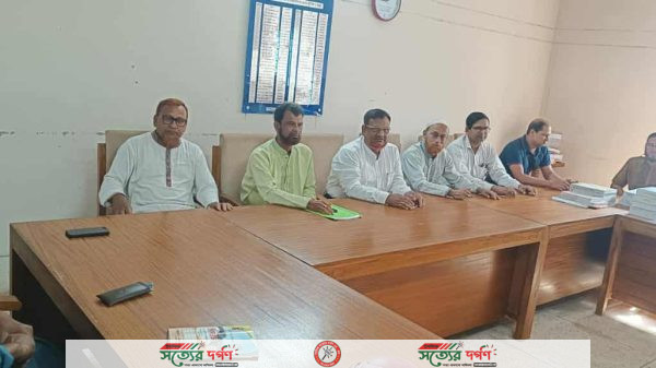 ঝিকরগাছায় সম্মিলনী মহিলা কলেজ এইচএসসি'র ফলাফলে উপজেলায় সেরা এবং জেলায় সেরা ১০   আলিম ফলাফলে ঝিকরগাছা আলিয়া শীর্ষে