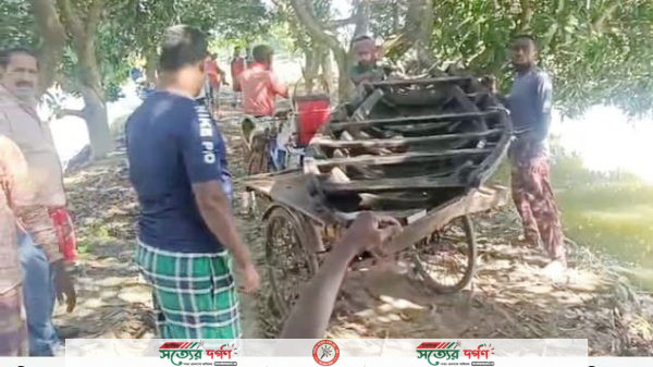ঝিকরগাছায় বাওড় থেকে চোরায়  মাছসহ নৌকা ও জাল জব্দ