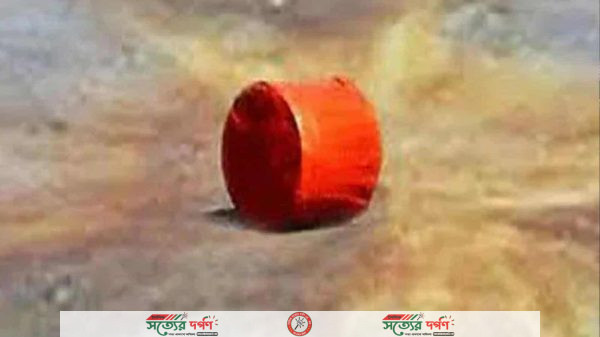 কুষ্টিয়া দৌলতপুরে মনোনয়ন ঘোষণার পরে জুয়েলের সমর্থকদের বাড়িতে ককটেল নিক্ষেপ ও অফিস ভাঙচুর