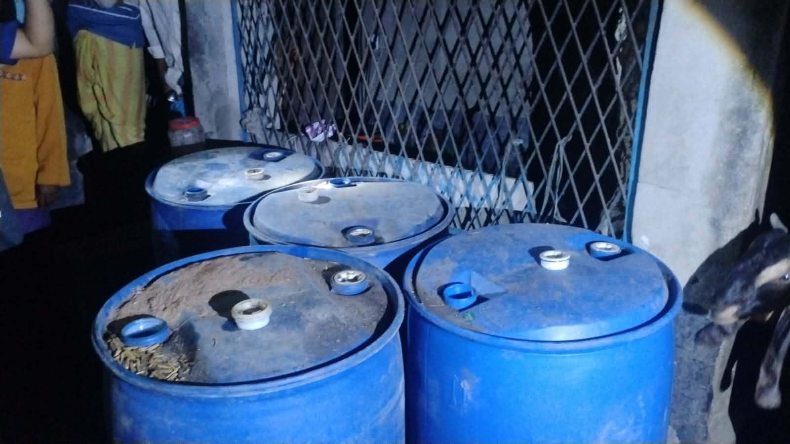 ঝিকরগাছায় চার ব্যারেল ডিজেল রাখার অভিযোগে জরিমানা প্রদান