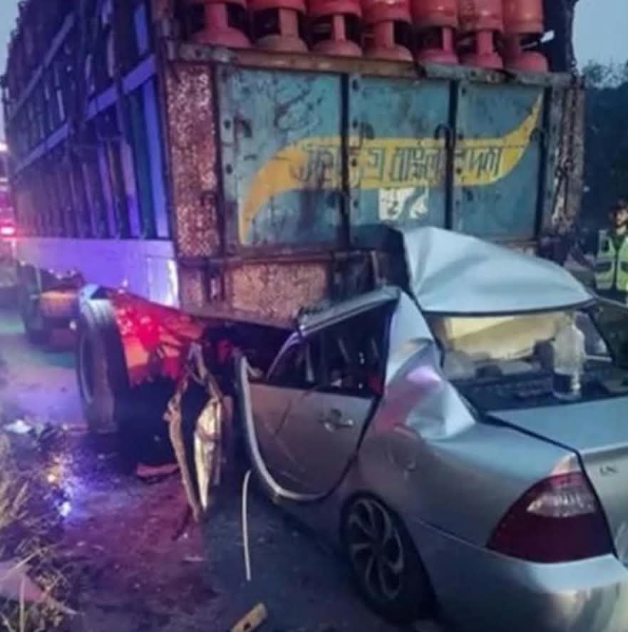 ভাঙ্গায় সড়ক দুর্ঘটনা ঝিকরগাছার একই পরিবারের ৪ জন সহ নিহত ৫