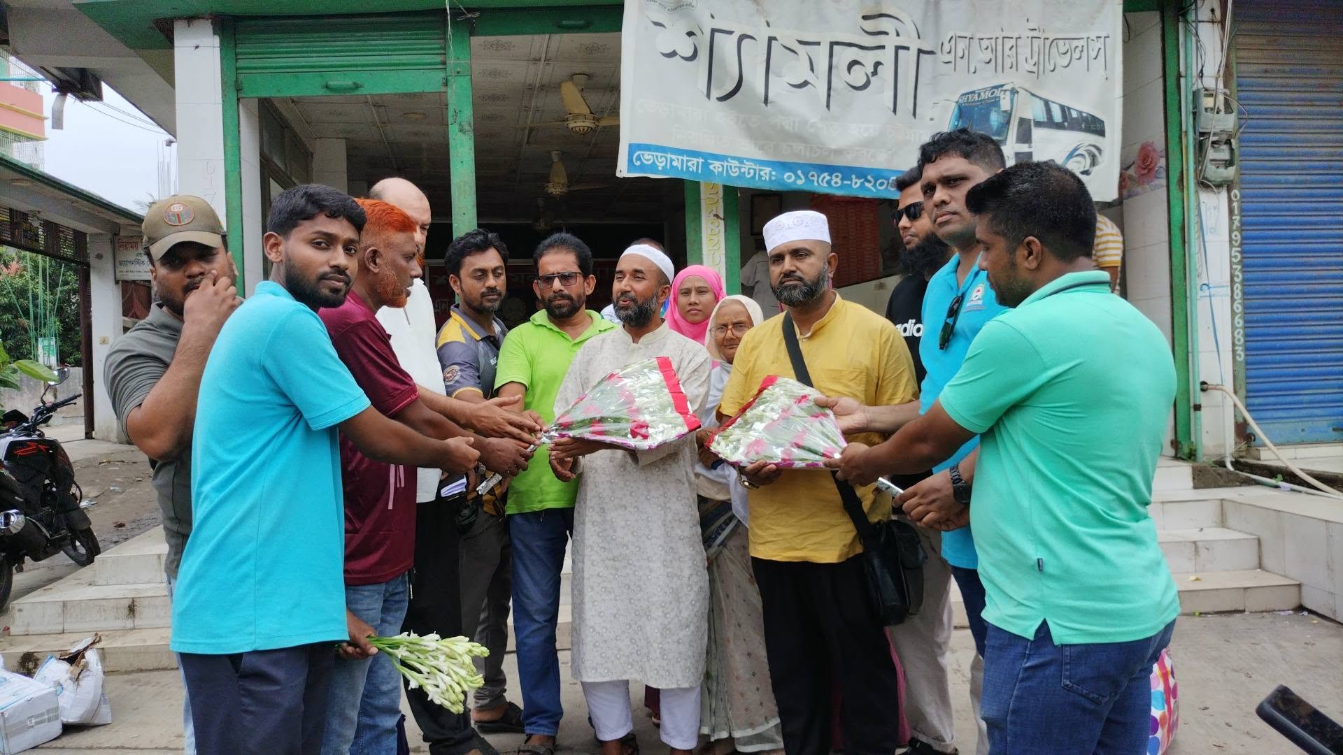 পবিত্র ওমরা হজ্জ পালন শেষে দেশে ফিরেছেন ভেড়ামারা অনলাইন প্রেসক্লাবের সভাপতি ডা. কামরুল ইসলাম মনা ও সাংবাদিক শাহ জামাল