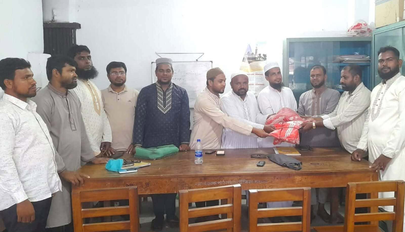 ঝিকরগাছায় জামায়াতের যুব বিভাগের ক্রীড়া সামগ্রী বিতরণ অনুষ্ঠিত
