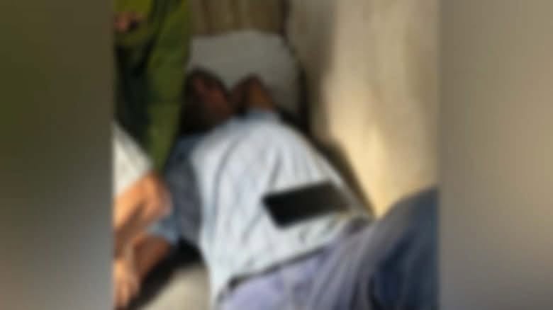 ঝিকরগাছায় পারিবারিক ঘটনায় একযুবককে কুপিয়ে জখমের অভিযোগ