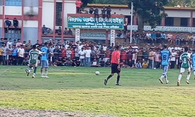 ঝিকরগাছায় শহীদ জিয়া স্মৃতি ফুটবল টুর্নামেন্টের ২য় রাউন্ডে নাভারন ইউনিয়নকে হারিয়ে বাঁকড়া ইউনিয়ন একাদশ ১-০ গোলে জয়ী