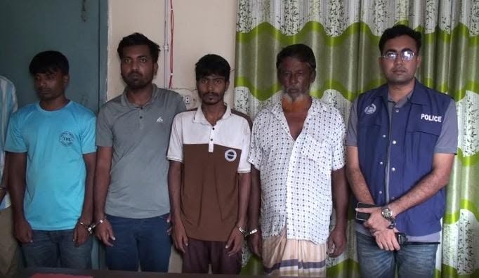 কুষ্টিয়া দৌলতপুর থানা পুলিশের অভিযানে ৫ জন জুয়াড়ি আটক
