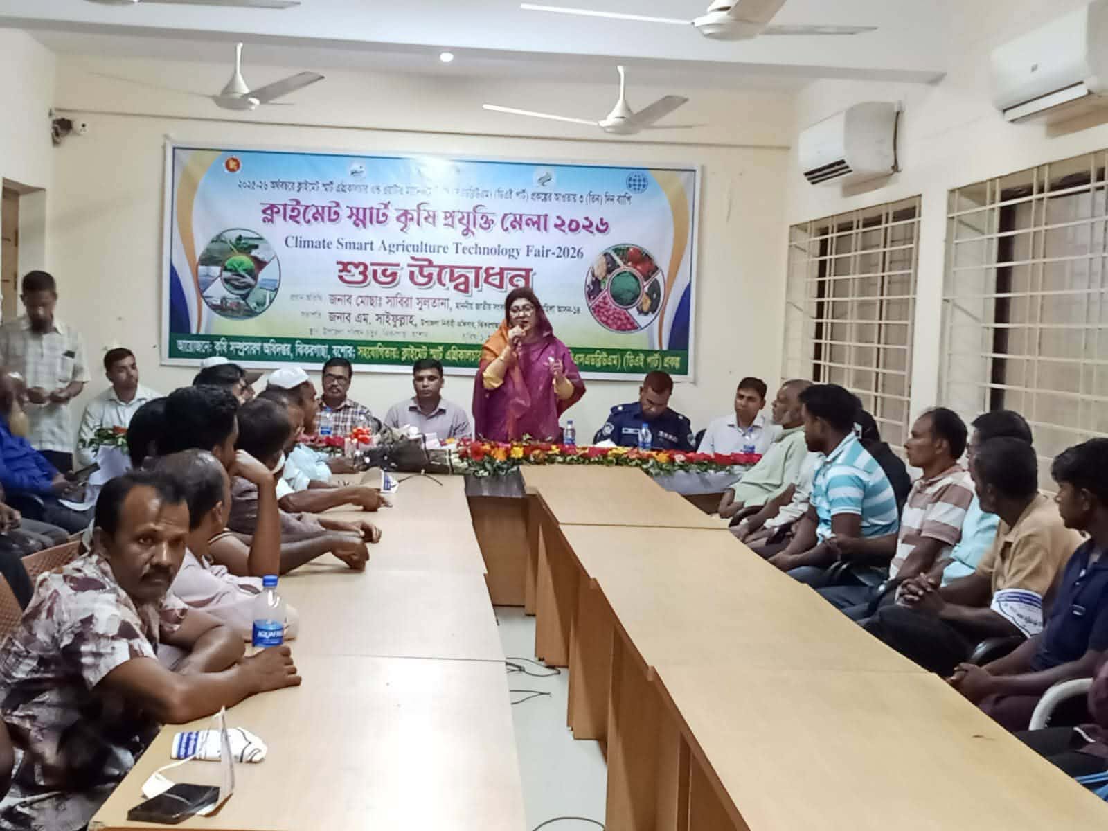 ঝিকরগাছায় ৩দিনব্যাপী কৃষি প্রযুক্তি মেলা উদ্বোধনী অনুষ্ঠানে এমপি-মুন্নি বৃক্ষরোপন সহ আধুনিক প্রযুক্তি ব্যবহার করে ফসলের উৎপাদন বাড়াতে হবে